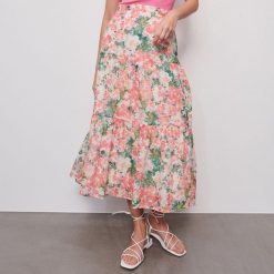 Spódnica w kwiaty - Wielobarwny. Spódniczki damskie Reserved, w kwiaty. Za 139,99 zł.