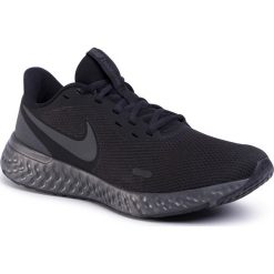 Buty NIKE - Revolution 5 BQ3204 001 Black/Anthracite. Czarne buty sportowe męskie Nike, z tworzywa sztucznego, bez zapięcia, do biegania, nike revolution. Za 229,00 zł.
