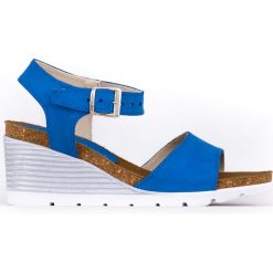 Sandałki na koturnie - skóra naturalna - model 346 - kolor szafirowy. Niebieskie sandały damskie Zapato, bez wzorów, ze skóry, bez obcasa, na koturnie, bez zapięcia. W wyprzedaży za 149,00 zł.