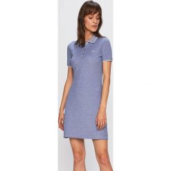 Lacoste - Sukienka. Niebieskie sukienki damskie Lacoste, na co dzień, l, bez wzorów, z elastanu, bez kołnierzyka, z krótkim rękawem, krótkie, mini, proste. W wyprzedaży za 399,90 zł.