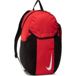 Plecak NIKE - BA5501 657 Czerwony. Czerwone plecaki męskie Nike, bez wzorów, z materiału, sportowe. Za 149,00 zł.
