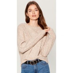 Sweter z ażurowym wzorem - Beżowy. Brązowe swetry damskie Mohito, m, bez wzorów, bez rękawów, bez kaptura. Za 69,99 zł.
