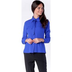 Elegancka Kobaltowa Koszulowa Bluzka z Wiązaniem przy Kołnierzyku. Niebieskie podkoszulki damskie marki Molly.pl, s, bez wzorów, z długim rękawem. Za 149,90 zł.