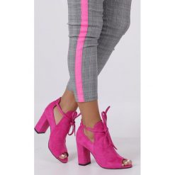 Fuksjowe botki wiosenne peep toe na słupku z ozdobnym wiązaniem Casu 270. Szare botki damskie Casu, z otwartym noskiem, bez obcasa, na słupku, bez zapięcia. Za 139,99 zł.