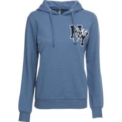Bluza z kapturem bonprix niebieski dżins. Bluzy damskie bonprix. Za 59,99 zł.