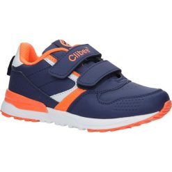 Granatowe buty sportowe na rzepy ze skórzaną wkładką casu f-696. Buty chłopięce sportowe Casu, na rzepy. Za 89,99 zł.