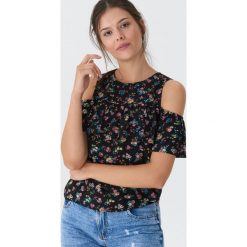 Bluzka typu cold shoulder - Wielobarwny. Szare bluzki damskie House, s, bez wzorów, bez kołnierzyka, bez rękawów. W wyprzedaży za 29,99 zł.