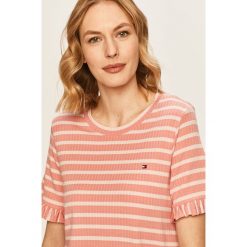 Tommy Hilfiger - T-shirt. Czarne bluzki damskie TOMMY HILFIGER, xs, bez wzorów, z dzianiny, casualowe, z okrągłym kołnierzem, z krótkim rękawem. W wyprzedaży za 219,90 zł.