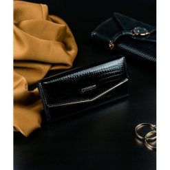 Portfel damski skórzany lakierowany czarny Lorenti - Czarny. Czarne portfele damskie LORENTI, bez wzorów, z lakierowanej skóry. Za 79,99 zł.