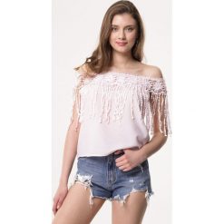 Różowa Bluzka Started. Różowe bluzki damskie Born2be, xl, bez wzorów, z koronki, bez kołnierzyka, bez rękawów. Za 14,99 zł.