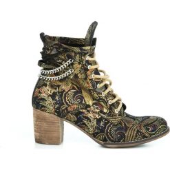 Sznurowane botki na obcasie - skóra naturalna - model 451 - kolor złota mozaika. Żółte botki damskie Zapato, na zimę, ze skóry, eleganckie, za kostkę, na wysokim obcasie, na obcasie, na sznurówki. W wyprzedaży za 279,30 zł.