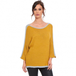 Sweter "Cecile" w kolorze musztardowym. Żółte swetry klasyczne damskie marki Cosy Winter, s, ze splotem, z okrągłym kołnierzem. W wyprzedaży za 159,95 zł.