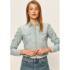 Lee - Koszula. Niebieskie bluzki damskie Lee, na co dzień, s, bez wzorów, z bawełny, klasyczne, z klasycznym kołnierzykiem, z długim rękawem. W wyprzedaży za 229,90 zł.