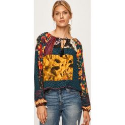 Desigual - Bluzka. Bluzki damskie Desigual, s, bez wzorów, z bawełny, bez kołnierzyka, z długim rękawem. W wyprzedaży za 219,90 zł.