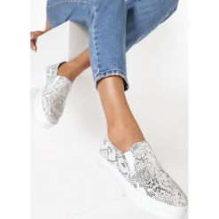 Białe Slip On White Slip On Snake Pattern. Białe trampki i tenisówki damskie Born2be, bez wzorów, bez zapięcia. W wyprzedaży za 49,99 zł.