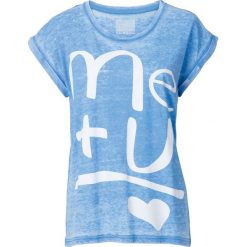T-shirt z efektem oil-wash" bonprix niebieski "oil-wash". Niebieskie t-shirty damskie bonprix, z napisami. Za 37,99 zł.