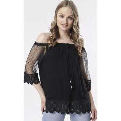 Czarna Bluzka Aquiciane. Czarne bluzki damskie Born2be, xl, bez wzorów, z tiulu, bez kołnierzyka, bez rękawów. Za 59,99 zł.