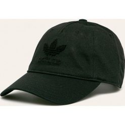 Adidas Originals - Czapka. Czarne czapki męskie adidas Originals, bez wzorów, z bawełny. Za 99,90 zł.