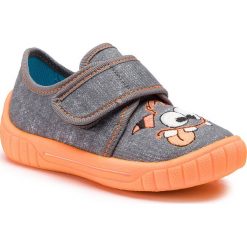 Kapcie SUPERFIT - 4-00270-20 M Grau. Szare sandały chłopięce Superfit, z tworzywa sztucznego, bez zapięcia. W wyprzedaży za 119,00 zł.