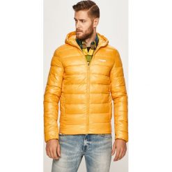 Wrangler - Kurtka. Żółte płaszcze męskie Wrangler, m, bez wzorów, z poliesteru, krótkie, z kapturem. W wyprzedaży za 379,90 zł.