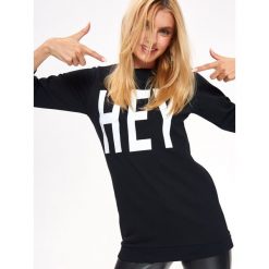 BLUZA DAMSKA, Z NAPISEM. Czarne bluzy damskie marki TROLL, na zimę, xl, z nadrukiem, z dzianiny, bez rękawów, bez kaptura. W wyprzedaży za 29,99 zł.