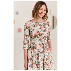 Sukienka Melia Lullaby kremowa 34. Białe sukienki damskie s, bez wzorów, z elastanu, klasyczne, z klasycznym kołnierzykiem, bez rękawów, rozkloszowane. Za 497,00 zł.