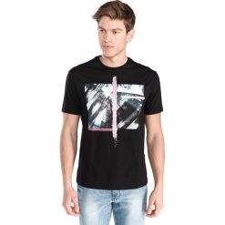 Armani Exchange Koszulka Czarny. Czarne podkoszulki męskie Armani Exchange, l, z nadrukiem, z bawełny, z krótkim rękawem. Za 214,95 zł.