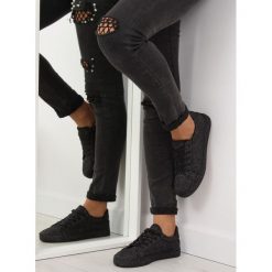 Trampki czarne GOLDBERG. Czarne buty sportowe damskie FunKee.pl, bez wzorów, z tkaniny, klasyczne. Za 92,69 zł.