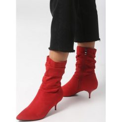 Czerwone Botki Right Off. Czerwone botki damskie Born2be, bez obcasa, na obcasie, bez zapięcia. Za 129,99 zł.