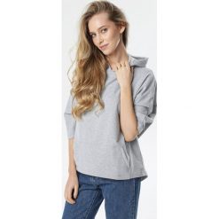 Ciemnoszara Bluza Joann. Szare bluzy damskie Born2be, xl, z aplikacjami, z dzianiny, bez rękawów, z kapturem. Za 79,99 zł.