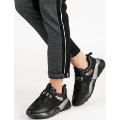 WSUWANE BUTY SPORTOWE VICES. Buty sportowe damskie vices, bez wzorów, sportowe. Za 119,90 zł.