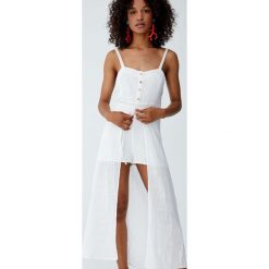 Sukienka midi na ramiączkach z guzikami. Szare sukienki damskie Pull&Bear, bez wzorów, bez kołnierzyka, bez rękawów, midi. Za 139,00 zł.