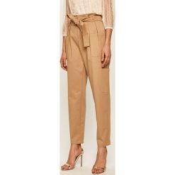 Red Valentino - Spodnie. Brązowe spodnie damskie Red Valentino, bez wzorów, z elastanu. Za 1589,00 zł.