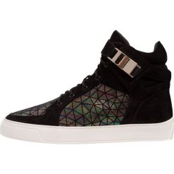 Leandro Lopes MOSH Tenisówki i Trampki wysokie black/colourful diamond. Czarne tenisówki damskie marki Leandro Lopes, ze skóry. W wyprzedaży za 1663,20 zł.