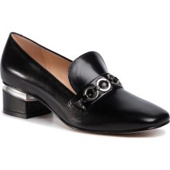 Półbuty SOLO FEMME - 57704-01-A19/000-04-00 Czarny. Czarne czółenka damskie Solo Femme, z aplikacjami, ze skóry, bez obcasa, na obcasie. Za 349,00 zł.