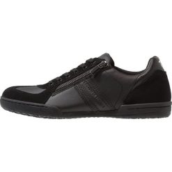 Trussardi Jeans ZIP Sneakersy niskie black. Czarne trampki męskie Trussardi Jeans, bez wzorów, z jeansu, bez zapięcia. Za 509,00 zł.