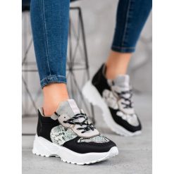 Stylowe sneakersy mckeylor. Sneakersy damskie McKeylor, ze skóry ekologicznej. Za 119,90 zł.