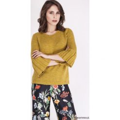 Sweter z ciekawym rękawem, SWE096 żółty MKM. Żółte kardigany damskie marki Pakamera, z dzianiny. Za 118,00 zł.