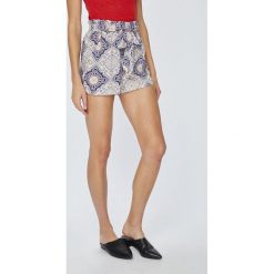 Only - Szorty. Szare szorty damskie marki ONLY, z wiskozy, casualowe. W wyprzedaży za 49,90 zł.