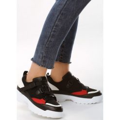 Czarne Sneakersy Unwonted. Czarne sneakersy damskie Born2be, z materiału. Za 89,99 zł.