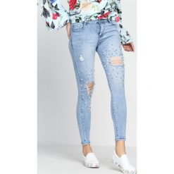 Niebieskie Jeansy Make It To Me. Niebieskie jeansy damskie marki Born2be. Za 79,99 zł.