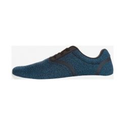 Crocs Kinsale Static Lace Tenisówki Niebieski. Niebieskie klapki męskie Crocs, bez wzorów, z materiału, bez zapięcia. Za 357,95 zł.