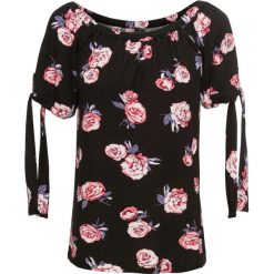 Shirt z kwiatowym nadrukiem bonprix czarny z nadrukiem. Czarne koszulki damskie bonprix, w paski, bez kołnierzyka, bez rękawów. Za 54,99 zł.