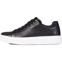 Geox tenisówki męskie Deiven 44 czarne. Czarne trampki męskie Geox, bez wzorów, bez zapięcia. W wyprzedaży za 445,00 zł.