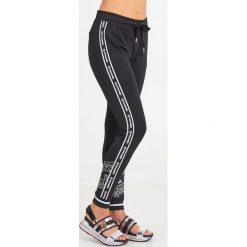 SPODNIE DRESOWE BELUGA Sportalm. Spodnie damskie Sportalm, z jeansu. Za 609,00 zł.