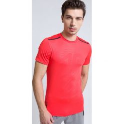 Koszulka treningowa męska TSMF208 - czerwony neon. Czerwone t-shirty męskie marki 4f, m, z poliesteru. W wyprzedaży za 59,99 zł.