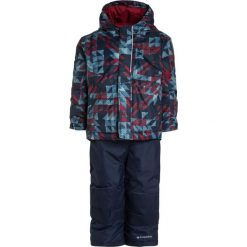 Columbia BUGA SET Kurtka zimowa collegiate navy. Niebieskie kurtki chłopięce marki Columbia, na zimę, z poliesteru, narciarskie. W wyprzedaży za 319,20 zł.