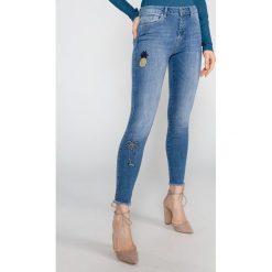 Desigual Loane Dżinsy Niebieski. Niebieskie jeansy damskie Desigual, bez wzorów, z elastanu. Za 438,95 zł.
