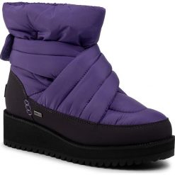 Śniegowce UGG - W Montara 1106770 Vblm. Fioletowe kozaki damskie Ugg, na zimę, z wełny, bez zapięcia. Za 819,00 zł.