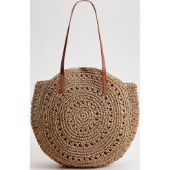 Torebka pleciona shopper - Kremowy. Białe torby damskie na zakupy Mohito, bez wzorów, bez dodatków. Za 119,99 zł.